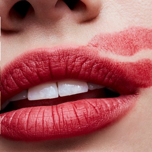 MAC Powder Kiss Lipstick in Werk, Werk, Werk - Picture 8 of 10